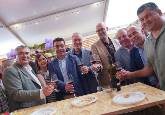 Imaxe da nova: Medio Rural enxalza a importancia de eventos como a Festa do Viño Tinto do Salnés para a posta en valor dos produtos vitivinícolas...