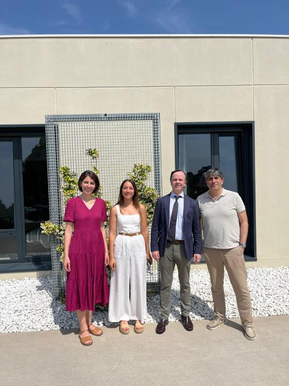 Imagen de la noticia:La Xunta pone en valor el trabajo del personal sociosanitario durante el segundo aniversario de la residencia de Raiola en S...