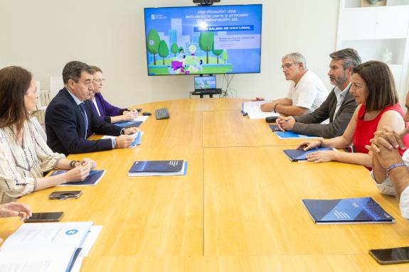 Imaxe da nova:A Xunta aborda coa Fegamp a colaboración institucional para a posta en marcha da nova rede de concellos contra o acoso escolar