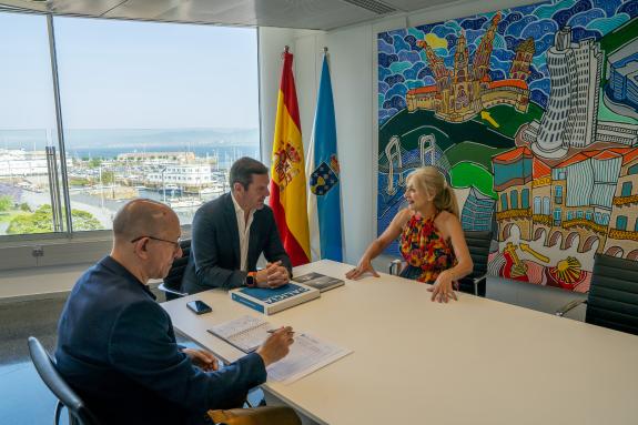 Imagen de la noticia:López Campos aborda con su homóloga en Andalucía vías de colaboración entre ambas comunidades