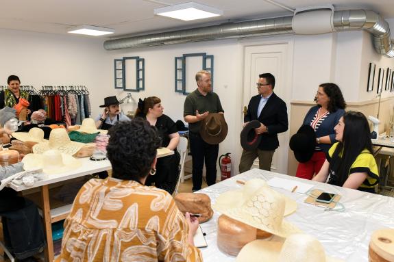 Imaxe da nova:A Xunta reforza a aposta pola atracción de talento mozo e a remuda xeracional na artesanía no marco do Plan Estratéxico do Comercio...