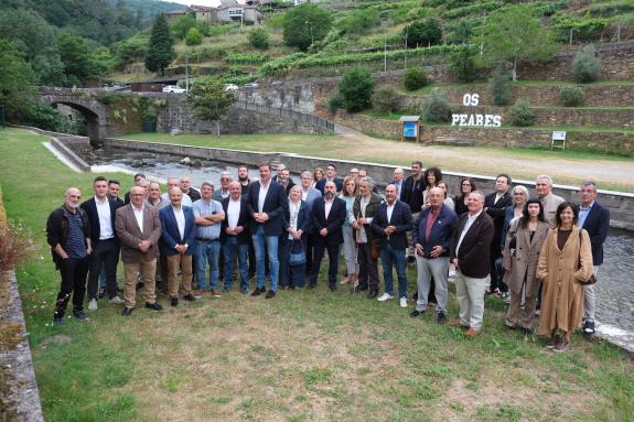 Imaxe da nova:López Campos anuncia aos alcaldes da Ribeira Sacra a visita en outubro de consultores da Unesco no tramo final da candidatura a Pat...