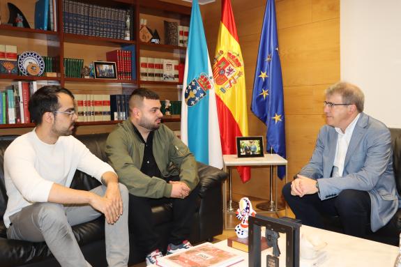 Imaxe da nova:O delegado territorial da xunta reúnese cos representantes da empresa ‘Neboa events’