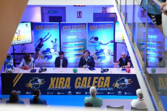 Imaxe da nova:O balonmán praia despunta en Galicia coa xira de verán que terá lugar na praia Banda do Río de Bueu, organizada pola Federación e c...