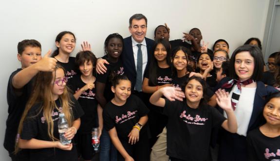 Imagen de la noticia:Román Rodríguez afirma que la orquesta Son das Flores de Vigo resume el carácter integrador de la enseñanza gallega