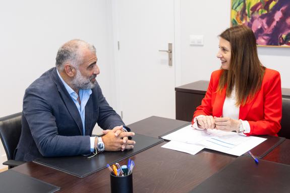 Imagen de la noticia:Medio Rural y el ayuntamiento de Oza-Cesuras avanzan en la mejora de los caminos rurales en este municipio coruñés
