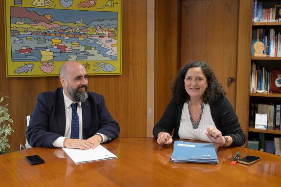 Imagen de la noticia:Belén do Campo mantiene un encuentro con el director general de Patrimonio Cultural, Ángel Miramontes, para analizar los pro...