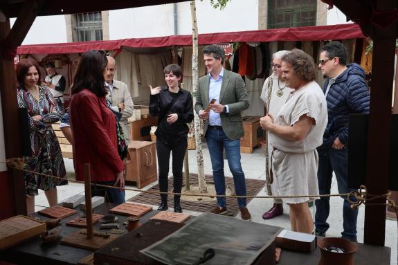 Imagen de la noticia:`Caetra Lucensium´ señaliza en braille o su campamento de Arde Lucus con la colaboración de la Xunta