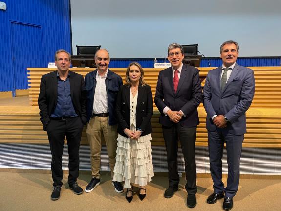 Imagen de la noticia:La Xunta destaca la importancia de la formación para cumplir con la normativa en los procesos de contratación pública