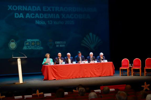 Imagen de la noticia:López Campos preside por primera vez la Sesión Solemne de la Academia Xacobea
