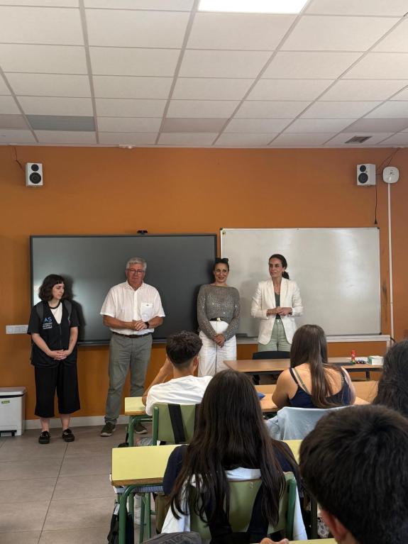 Imaxe da nova:Un total de 45 centros educativos implican o seu alumnado na prevención do consumo de alcohol a través do programa ‘Menores nin unh...