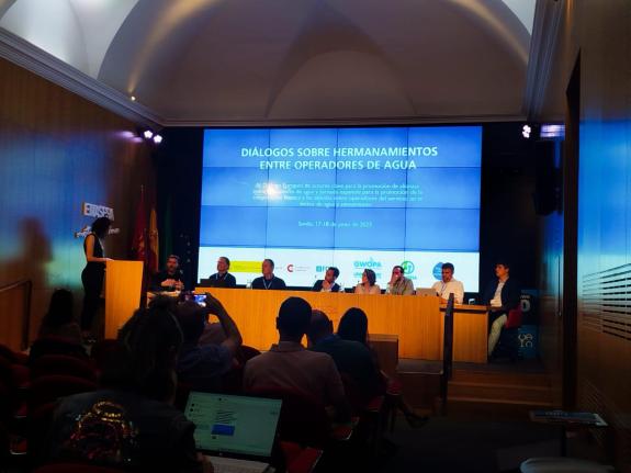 Imaxe da nova:A Xunta expón a contribución de Galicia á mellora da xestión dos recursos hídricos e á mitigación dos efectos da seca en Mozambique...