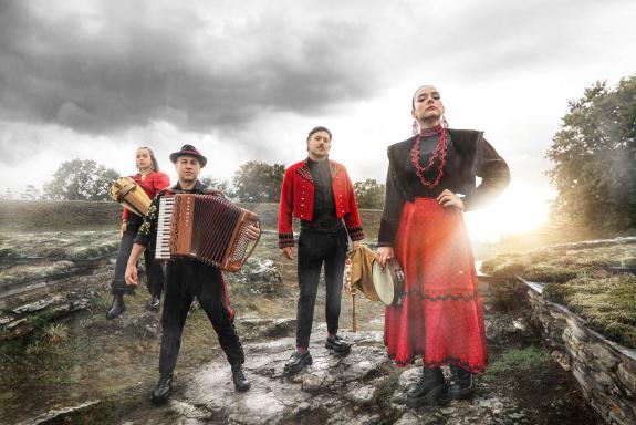 Imaxe da nova:A música volverá este ano ao ‘Corazón da Artesanía’ coas actuacións de bandas galegas como Ailá, De Ninghures ou Quinkillada