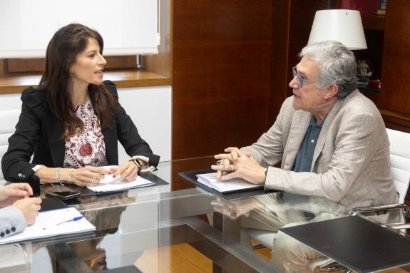 Imaxe da nova:A conselleira de Vivenda e Planificación de Infraestruturas mantén un encontro de traballo co alcalde de Leiro