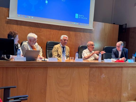 Imaxe da nova:Valentín García pon en valor as achegas lingüísticas de Galicia ao proxecto ‘Atlas Linguistique Roman’