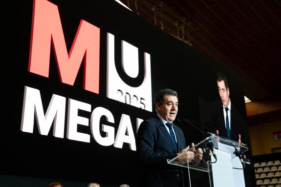 Imaxe da nova:Román Rodríguez felicita os alumnos con mellor expediente nas probas de acceso á universidade e destaca o orgullo de Galicia polos ...