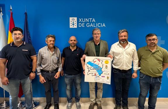 Imaxe da nova:O delegado territorial da Xunta participa na presentación do campionato galego de Parapente 25