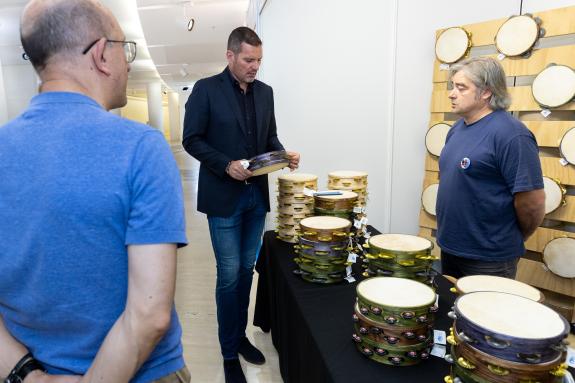 Imagen de la noticia:La Xunta congrega un millar de intérpretes y 40 agrupaciones de baile y música tradicional de las cuatro provincias gallegas...