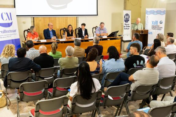 Imaxe da nova:Marta Villaverde destaca o apoio da Xunta na posta en valor da carpintería de Ribeira como elemento clave no patrimonio marítimo e ...