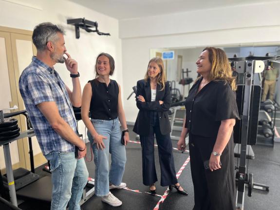 Imagen de la noticia:Lara Meneses anuncia que la Xunta abrirá el martes el plazo de solicitudes para las residencias juveniles