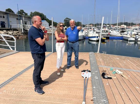 Imaxe da nova:Un total de 500 rapaces e rapazas da comarca participaron nas actividades náuticas Xogando coa auga e co vento, ao abeiro do progra...