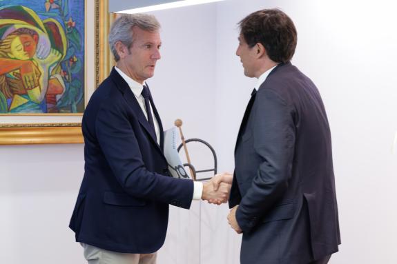Imaxe da nova:Rueda salienta a importancia da colaboración entre Administración pública e o sector privado nunha reunión co presidente de Microso...