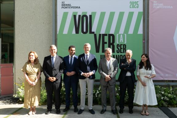 Imagen de la noticia:Rueda reivindica el papel de Galicia como referente cultural internacional en la inauguración de la 32ª Bienal de Pontevedra