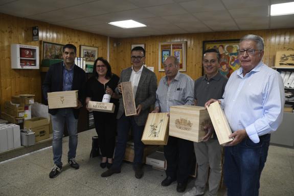 Imagen de la noticia:La Xunta destaca en las instalaciones de Maderas Gómez el papel fundamental del rural gallego cómo motor de empleo de calida...