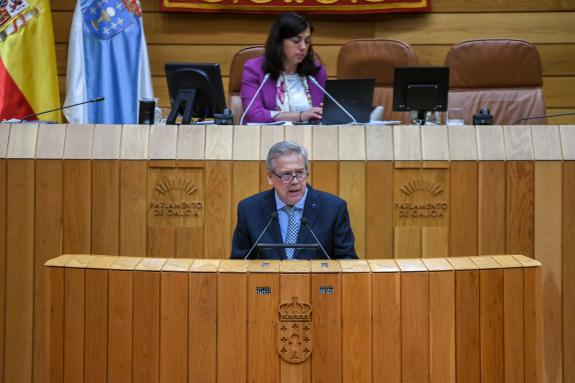 Imaxe da nova:O conselleiro de Sanidade remarca que a Xunta conta xa con 264 profesionais voluntarios para axudar no verán e garantir unha asiste...