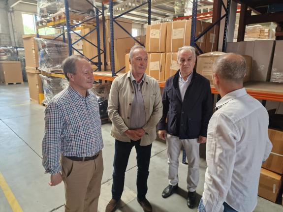 Imaxe da nova:O delegado territorial da Xunta en Pontevedra visita as instalacións de Ausavil e Ausama