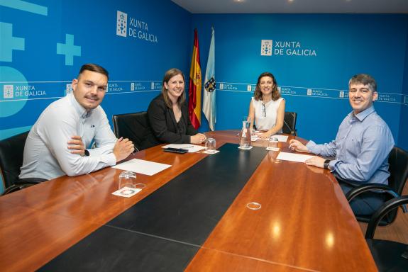 Imaxe da nova:Ángeles Vázquez e a alcaldesa de Cervo avalían vías de colaboración para mellorar o servizo de abastecemento de auga na contorna de...