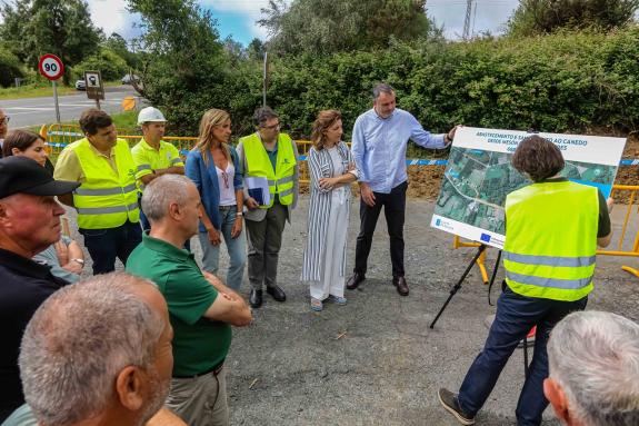Imaxe da nova:A Xunta inicia as obras de ampliación das redes de abastecemento e saneamento do lugar do Canedo cun investimento de arredor de 700...
