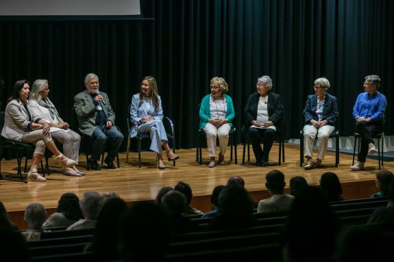 Imagen de la noticia:Fabiola García traslada el compromiso de la Xunta para seguir impulsando la formación sénior como garantizadora de un enveje...