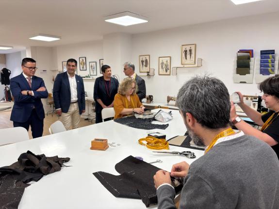 Imagen de la noticia:La Xunta ampliará el próximo curso el programa 'Aprender da tradición' ante el éxito de una iniciativa pionera que favorece ...