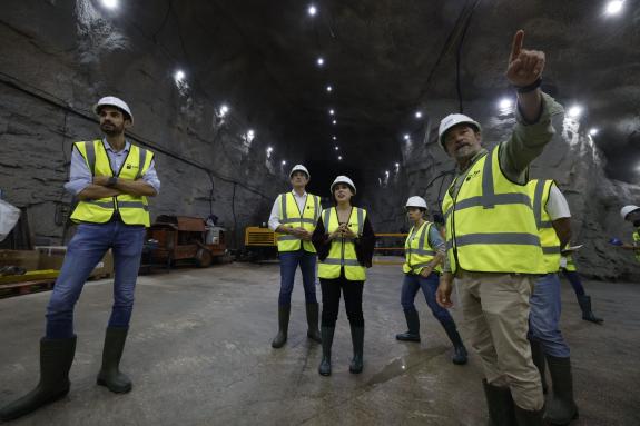 Imaxe da nova:Lorenzana avanza que en breve se celebrará a primeira reunión do Consello da Minería de Galicia