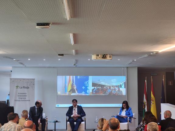 Imaxe da nova:A Xunta presenta na Rioxa a súa Estratexia en aeroespazo, seguridade e defensa e convida á industria a investir en Galicia e aprove...