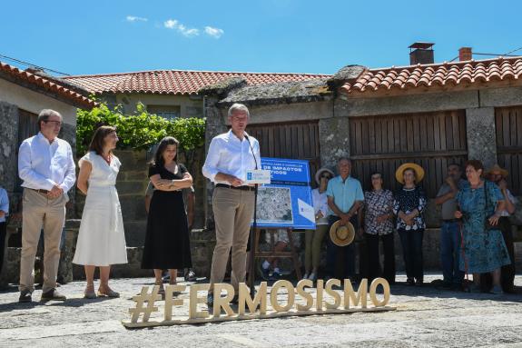 Imaxe da nova:Rueda salienta en Lobios o éxito do ‘fermosismo’ como ferramenta de mellora da paisaxe e de reforzo da identidade rural de Galicia