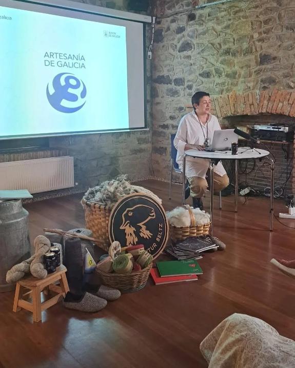 Imaxe da nova:A Xunta destaca en Biscaia o vínculo entre artesanía e territorio con exemplos como o proxecto Enredadas