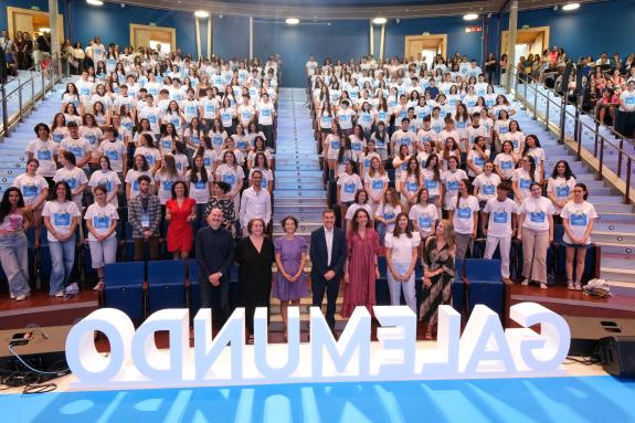 Imaxe da nova:Román Rodríguez anima aos 643 mozos que este verán aprenderán idiomas no estranxeiro co apoio da Xunta a sacar o máximo rendemento ...