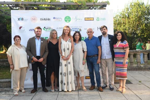 Imaxe da nova:Fabiola García asiste á III cea solidaria organizada por Obra Social Pediatría en Ames