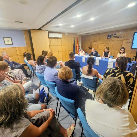 Imaxe da nova:A Xunta analiza co sector empresarial lucense aspectos para adaptar os cursos formativos para persoas desempregadas ás necesidades ...