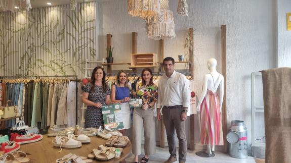 Imaxe da nova:A Xunta destaca a importancia de iniciativas como ´Merca no teu comercio´ en barrios como A Ponte para impulsar o comercio de proxi...