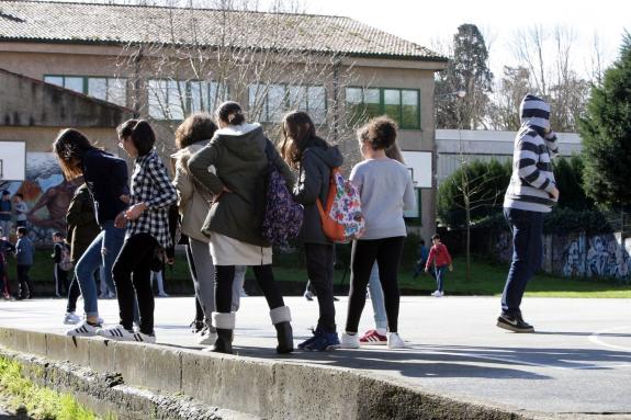 Imagen de la noticia:Rueda resalta que la Xunta intensifica este verano las obras de mejora en los centros escolares con más de 300 actuaciones y...