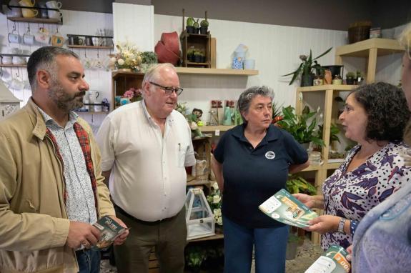 Imagen de la noticia:Belén do Campo visitó hoy la zona comercial del barrio de Monte Alto en A Coruña con la Campaña Compra en tu Comercio