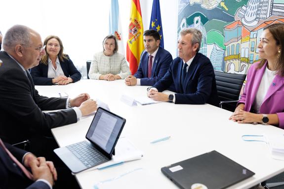 Imaxe da nova:Rueda urxe ao comisario de Pesca solucións aos problemas da flota palangreira