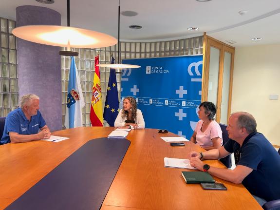 Imagen de la noticia:La delegada de la Xunta en Ferrol se reúne con la directiva del Club Náutico Ría de Ares
