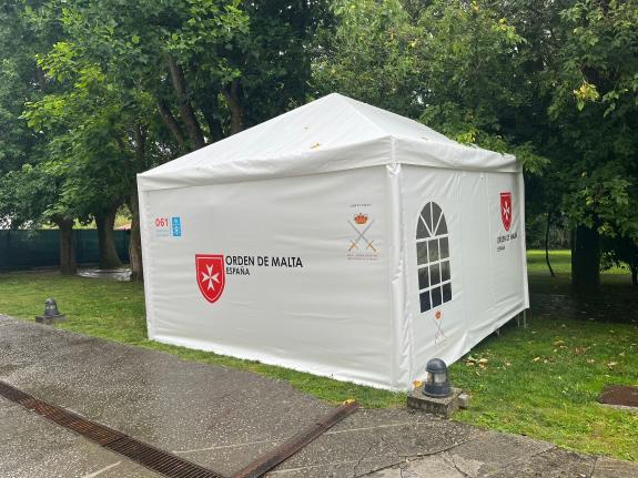 Imaxe da nova: O 061 de Galicia e a Orde de Malta melloran a asistencia sanitaria a peregrinos e visitantes na Catedral de Santiago