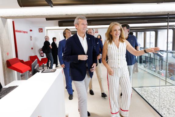 Imagen de la noticia:Rueda destaca el valor de la colaboración entre instituciones y empresas como el Banco Santander para construir una Galicia ...