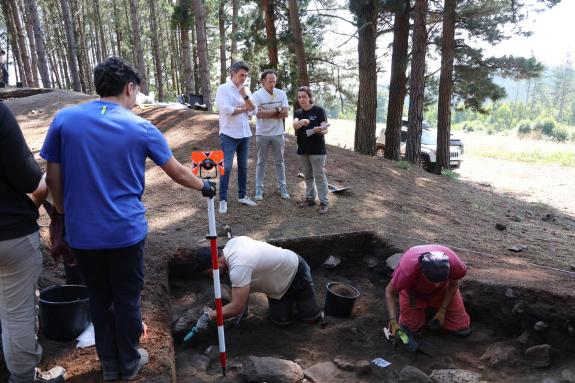 Imagen de la noticia:La Xunta invierte 30.000 euros en una nueva campaña de investigación en el yacimiento de Corro dos Mouros, en Lugo, que fina...