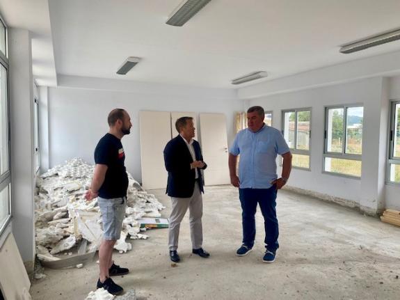 Imagen de la noticia:La Xunta evalúa el avance de las obras del nuevo centro de día municipal de Toques, al que destina 283.000 euros